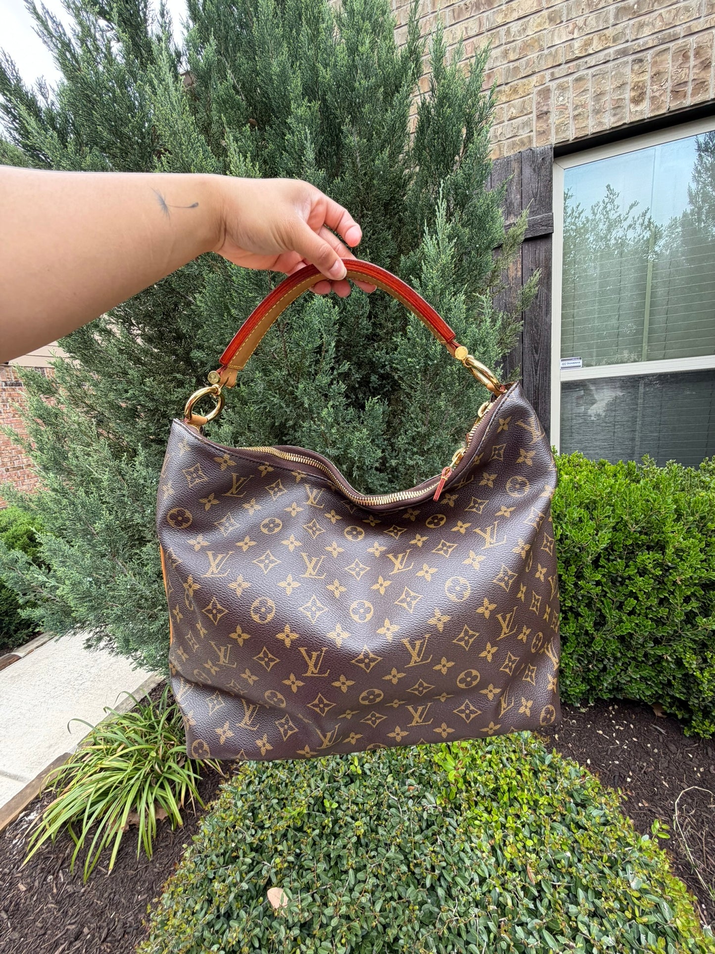 Louis Vuitton Sully – Monogram Canvas