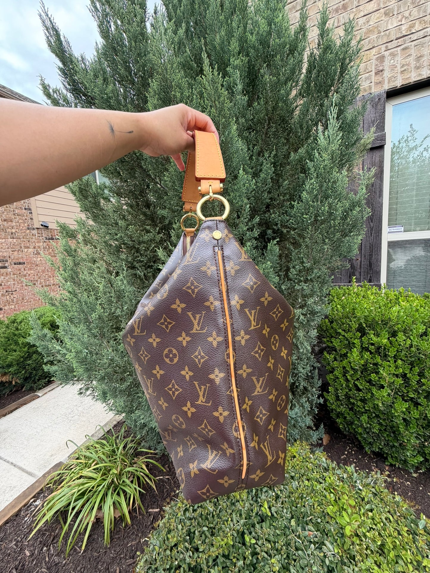 Louis Vuitton Sully – Monogram Canvas