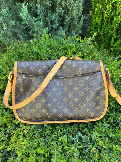 Louis Vuitton Menilmontant MM