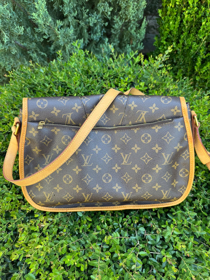 Louis Vuitton Menilmontant MM