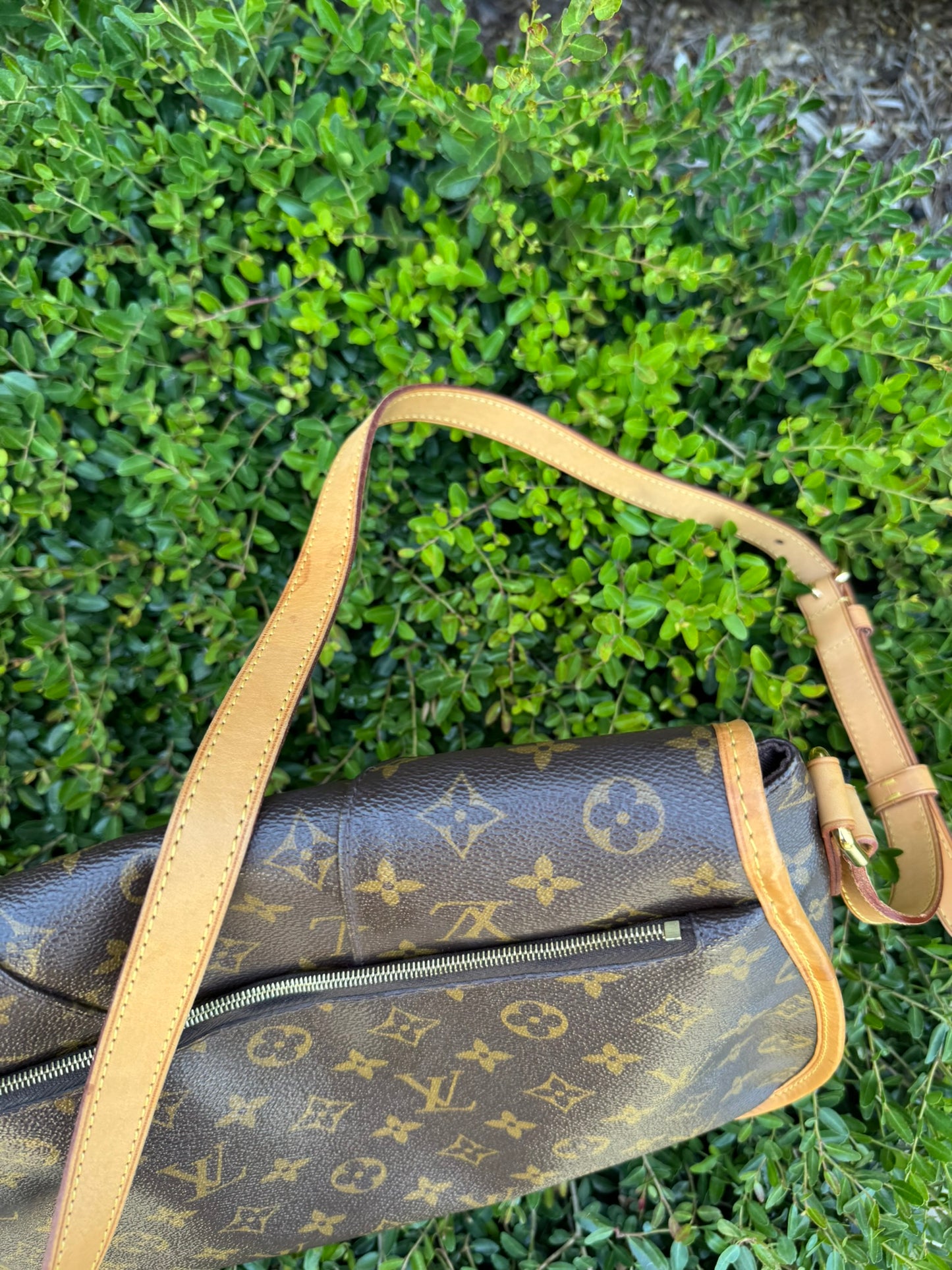 Louis Vuitton Menilmontant MM