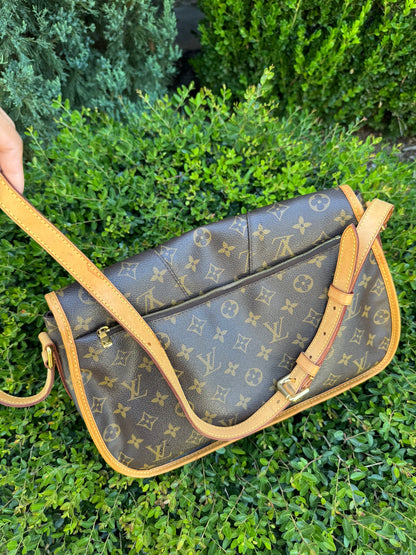 Louis Vuitton Menilmontant MM