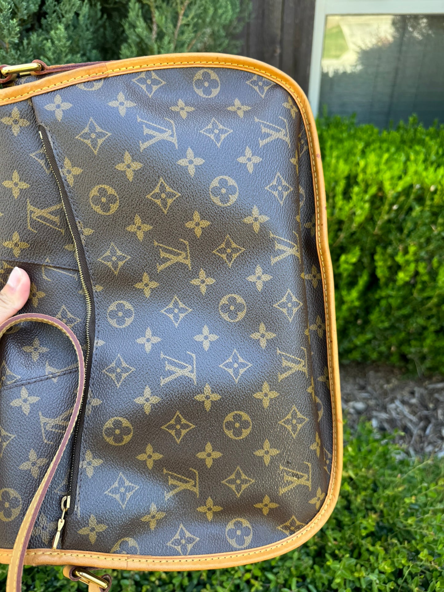 Louis Vuitton Menilmontant MM