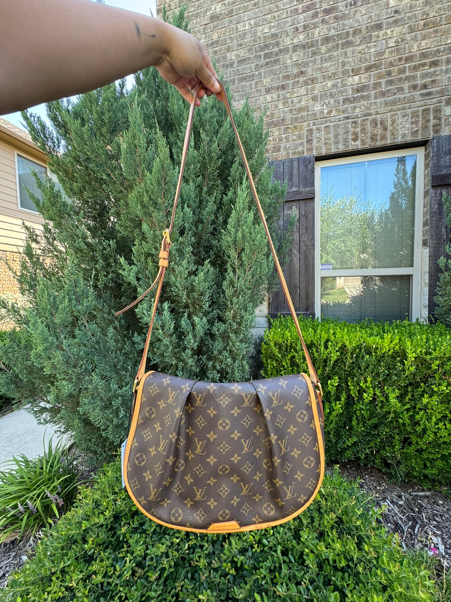 Louis Vuitton Menilmontant MM