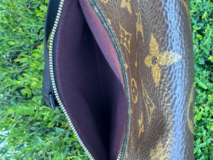 Louis Vuitton Bass Messenger MM