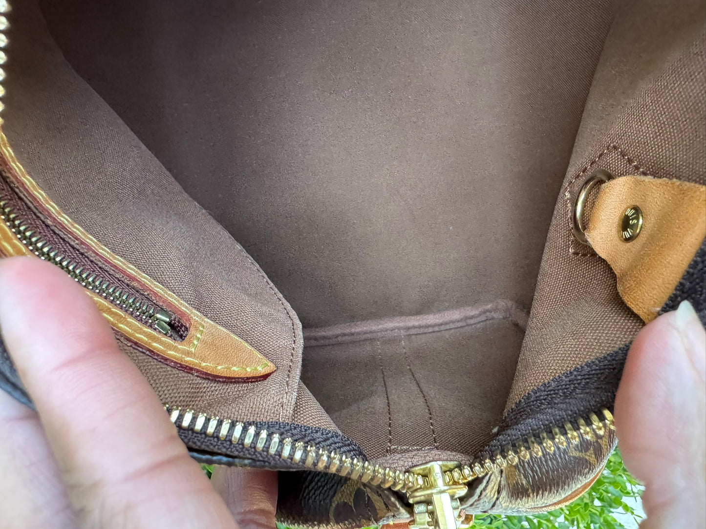 Louis Vuitton Speedy Bandoulière 25 in Monogram Canvas