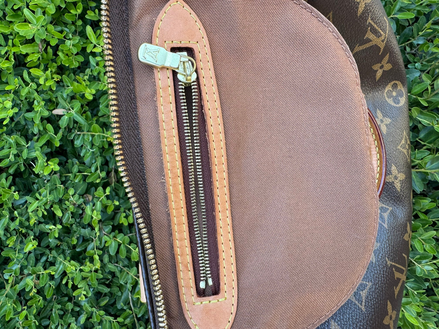 Louis Vuitton Speedy Bandoulière 25 in Monogram Canvas