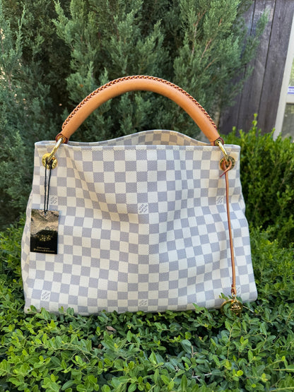 Louis Vuitton Artsy MM in Damier Azur Canvas