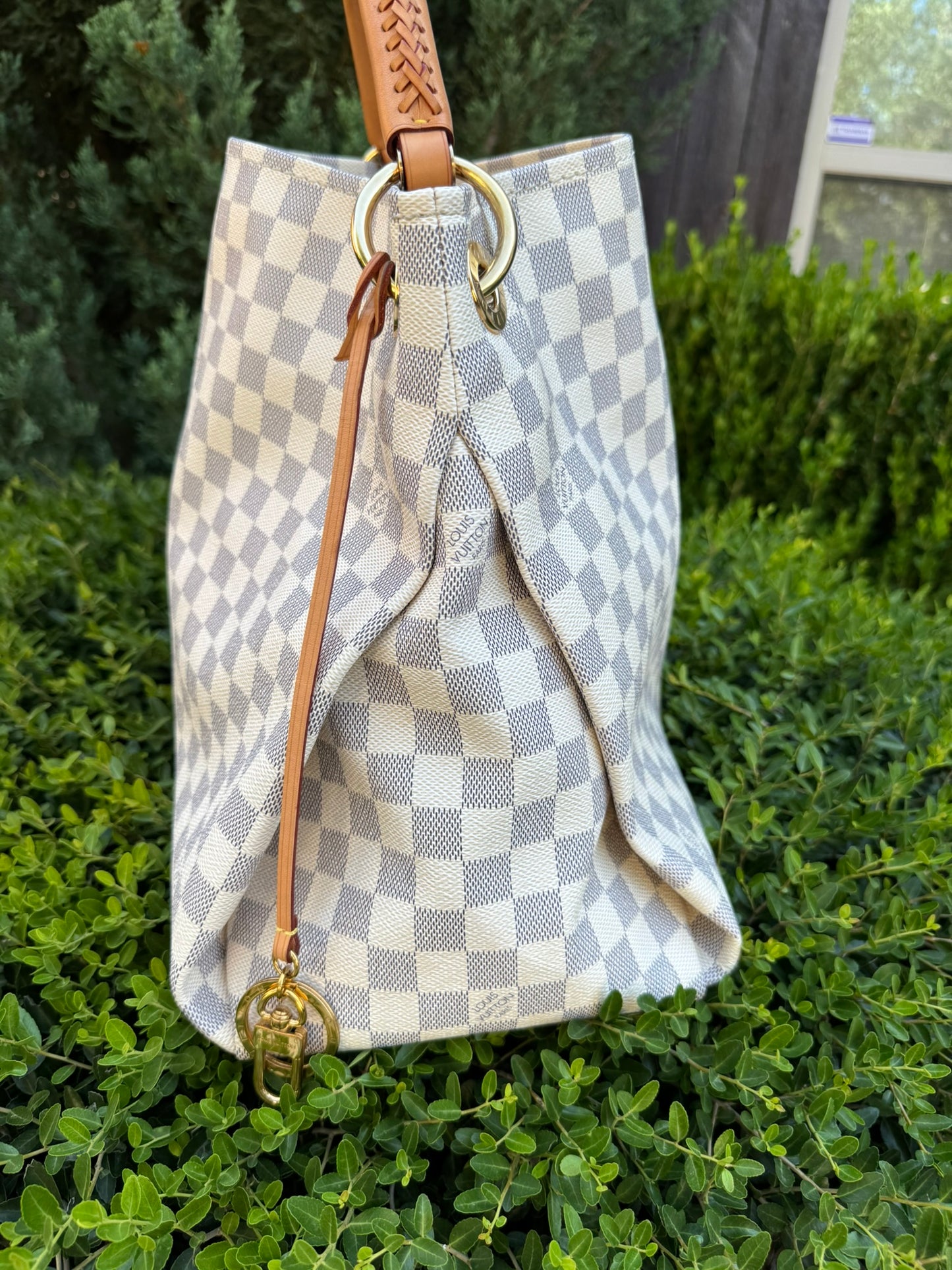 Louis Vuitton Artsy MM in Damier Azur Canvas