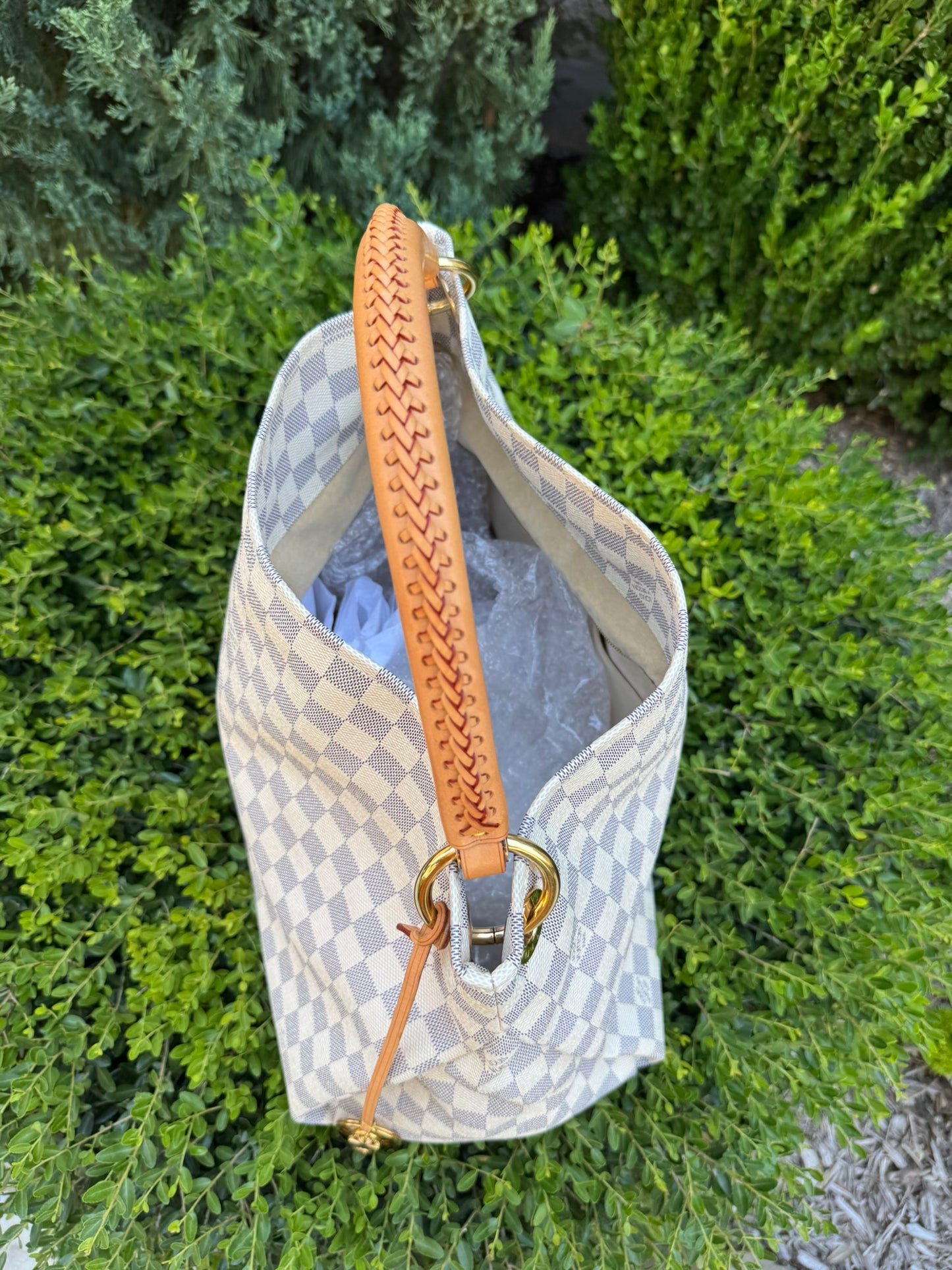 Louis Vuitton Artsy MM in Damier Azur Canvas