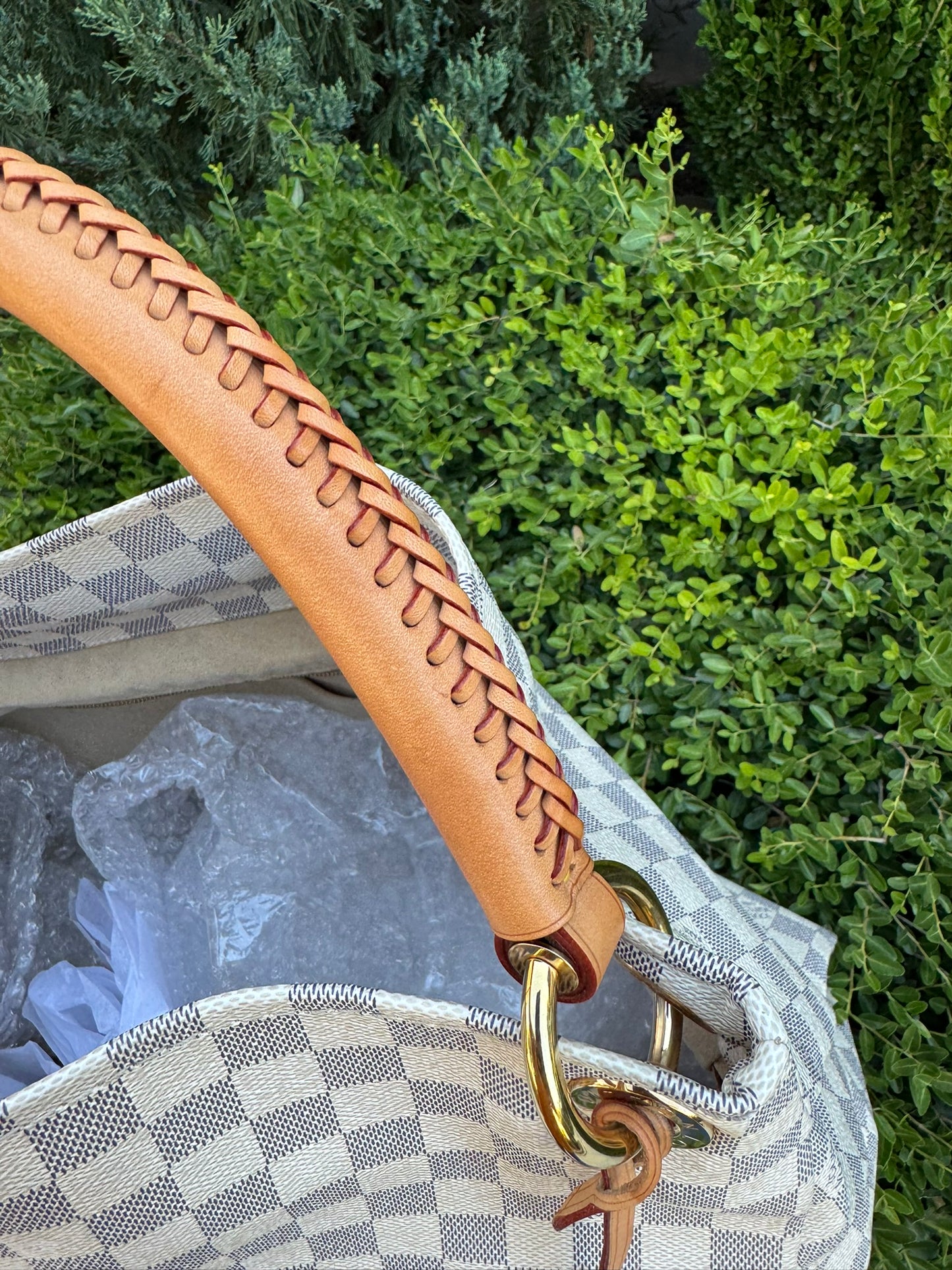 Louis Vuitton Artsy MM in Damier Azur Canvas