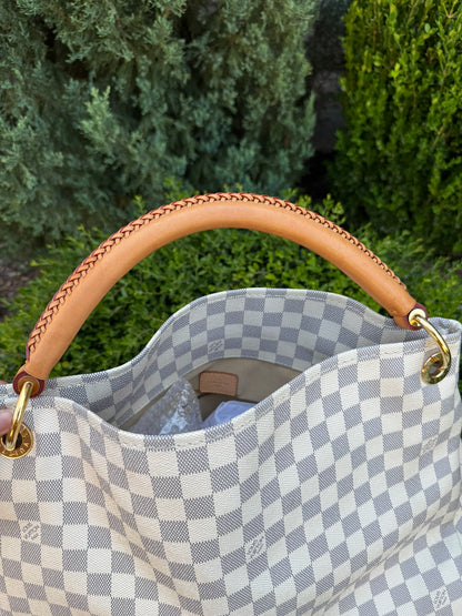 Louis Vuitton Artsy MM in Damier Azur Canvas