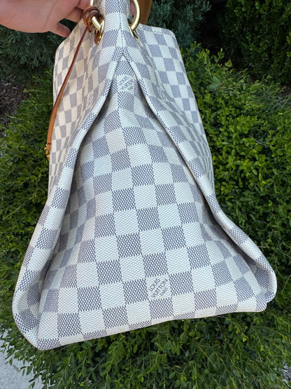 Louis Vuitton Artsy MM in Damier Azur Canvas