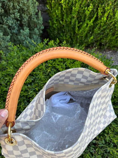 Louis Vuitton Artsy MM in Damier Azur Canvas