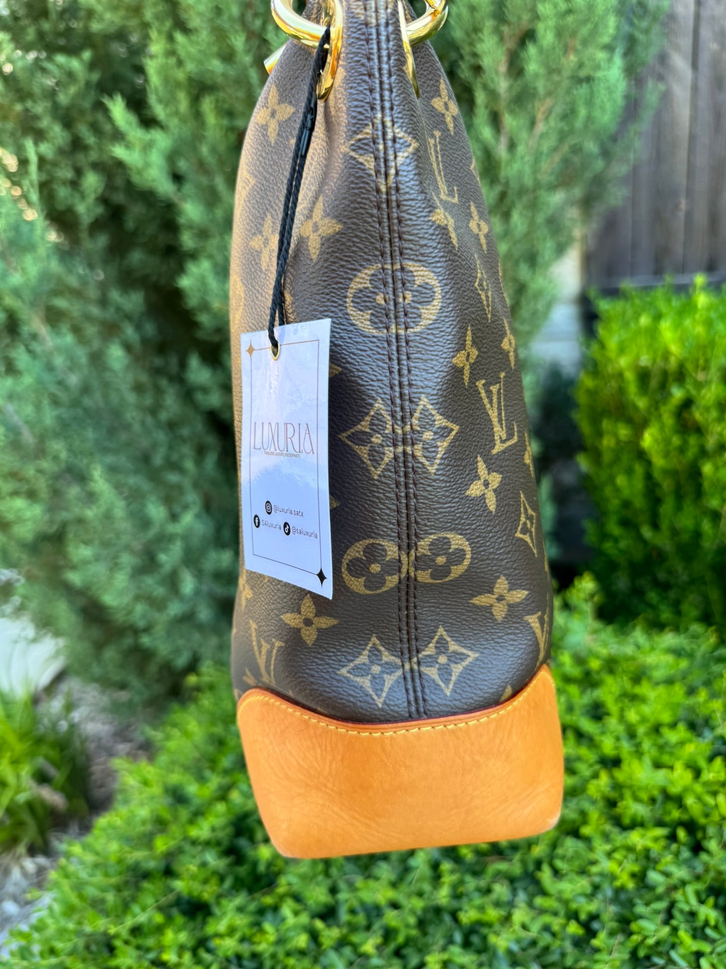 Louis Vuitton Berri PM in Monogram Canvas