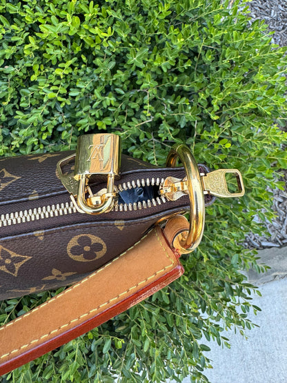 Louis Vuitton Berri PM in Monogram Canvas