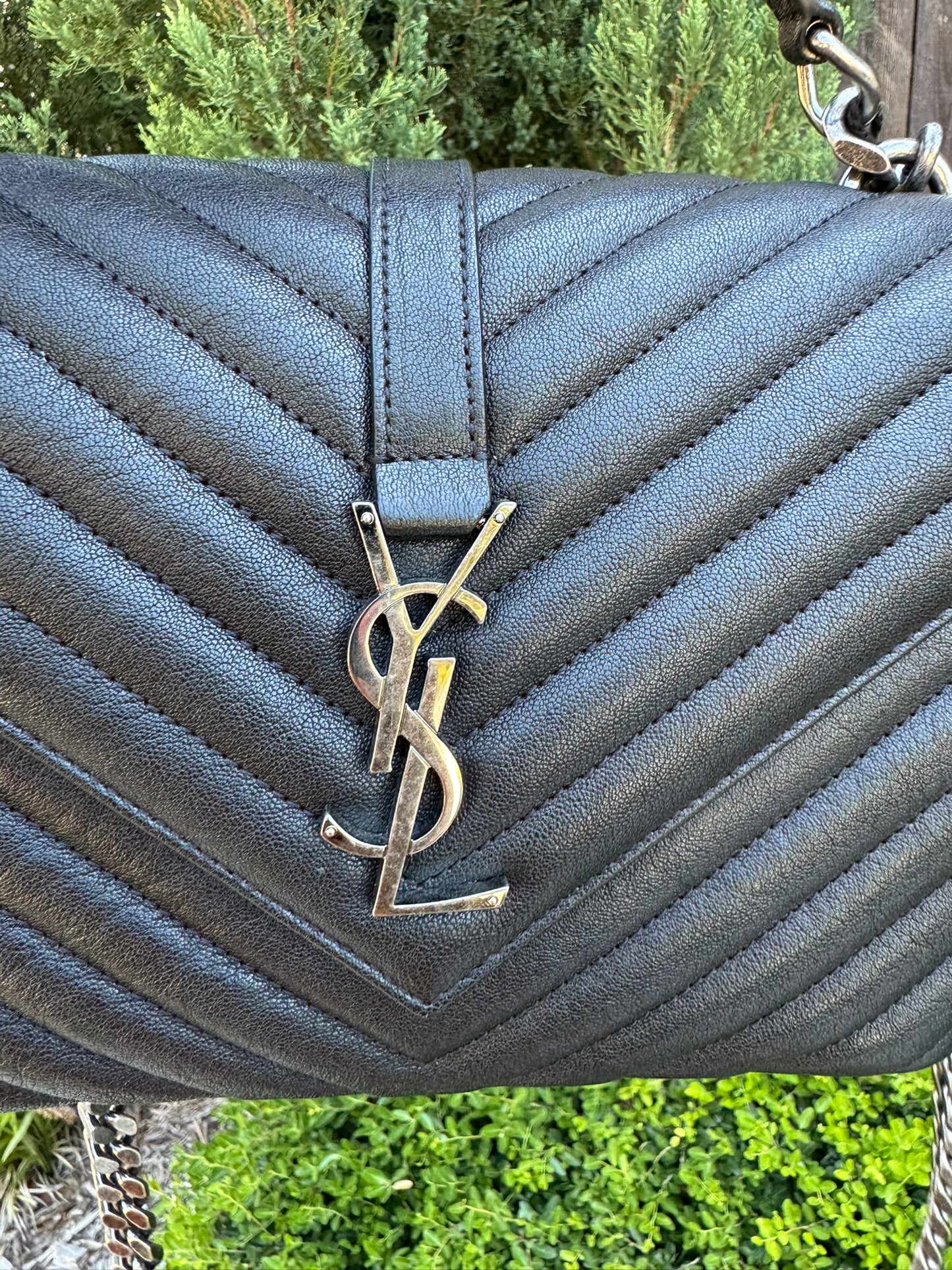 Saint Laurent College Medium in Chevron Quilted Leather