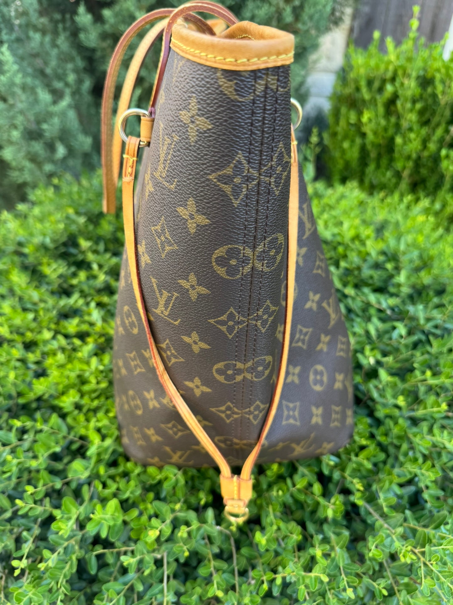 Louis Vuitton Neverfull GM in Monogram Canvas