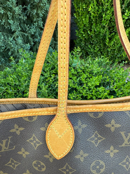 Louis Vuitton Neverfull GM in Monogram Canvas
