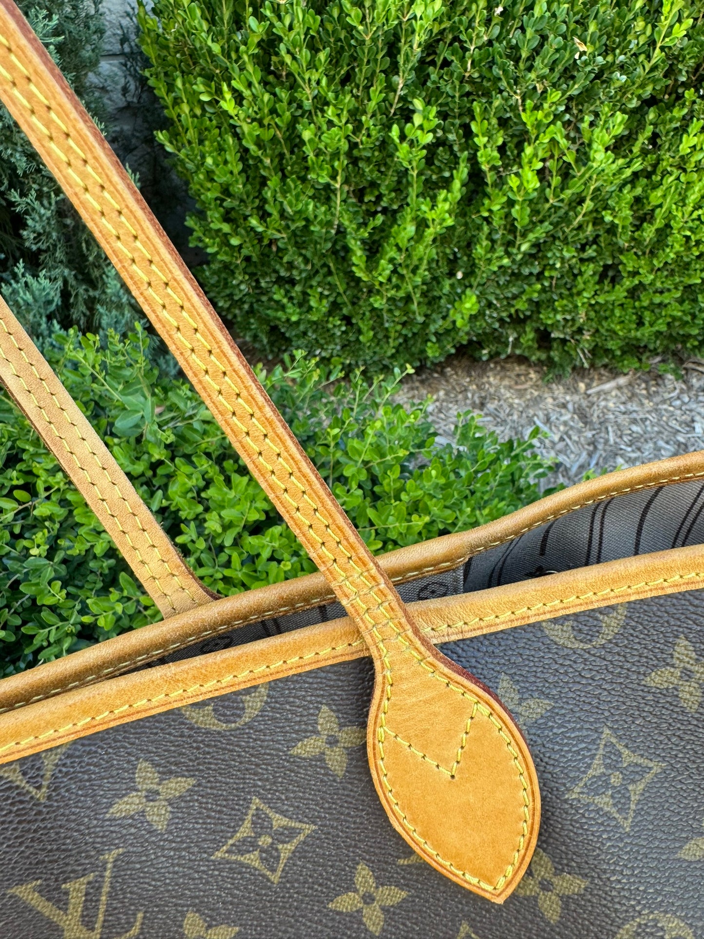 Louis Vuitton Neverfull GM in Monogram Canvas