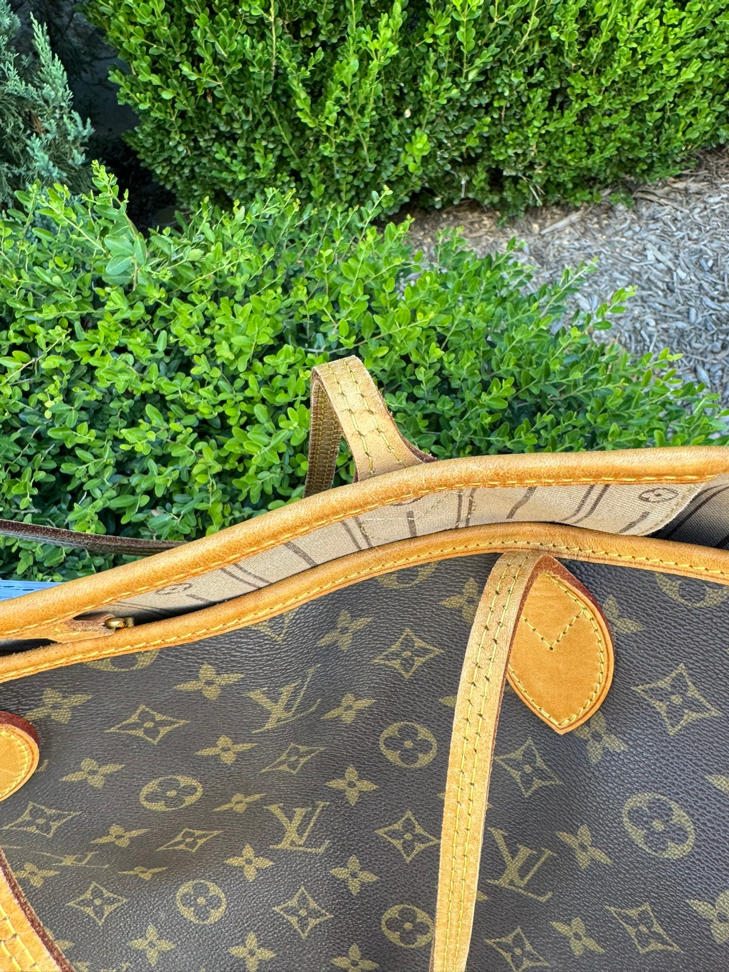 Louis Vuitton Neverfull GM in Monogram Canvas