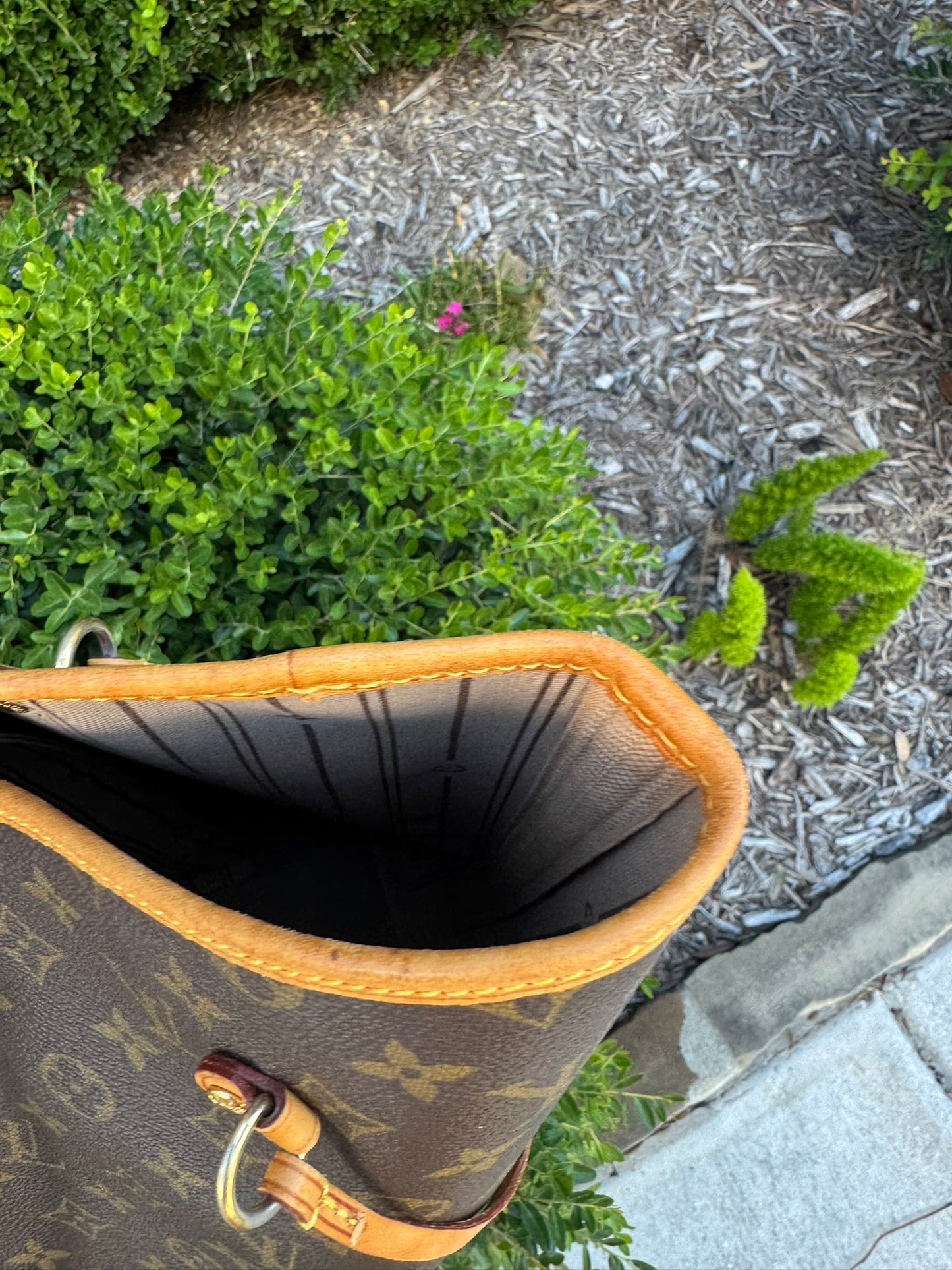 Louis Vuitton Neverfull GM in Monogram Canvas