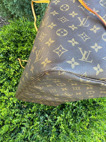 Louis Vuitton Neverfull GM in Monogram Canvas