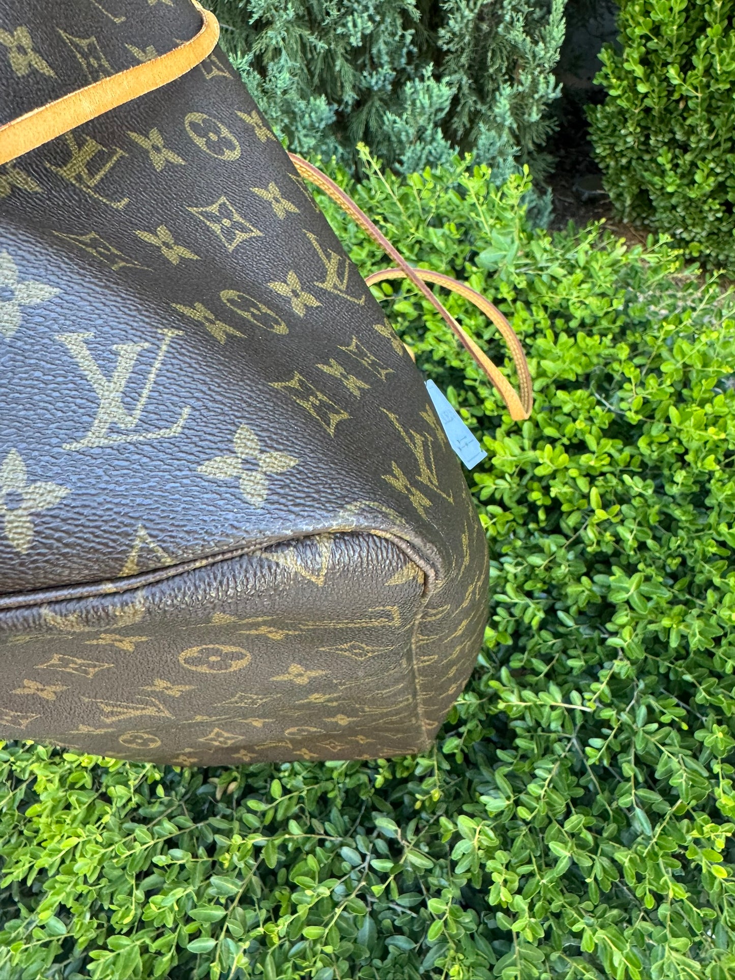 Louis Vuitton Neverfull GM in Monogram Canvas