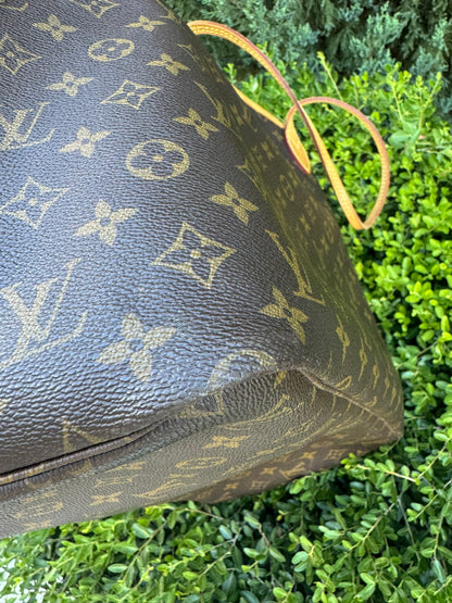 Louis Vuitton Neverfull GM in Monogram Canvas