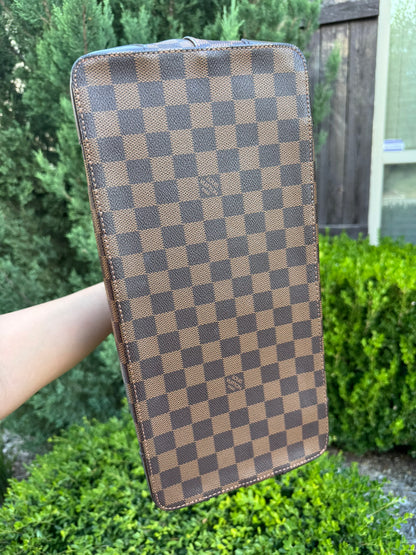 Louis Vuitton Hampstead MM in Damier Ebene Canvas