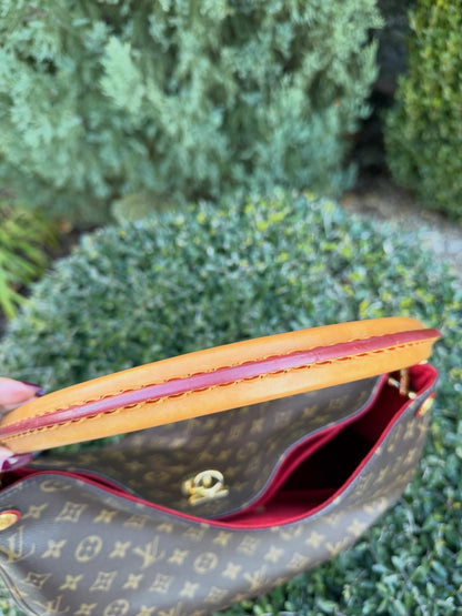 Louis Vuitton Gaia – Red