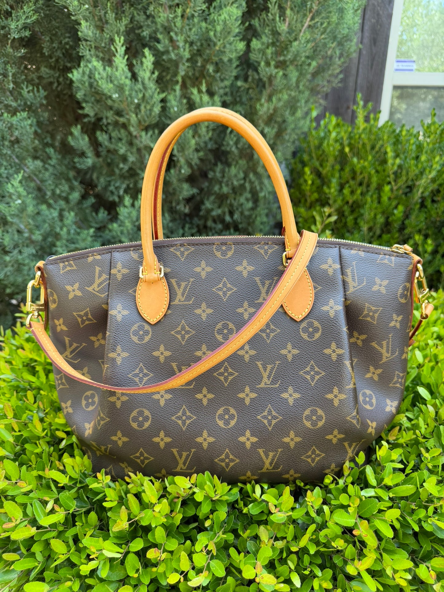 Louis Vuitton Turenne MM – Monogram Canvas