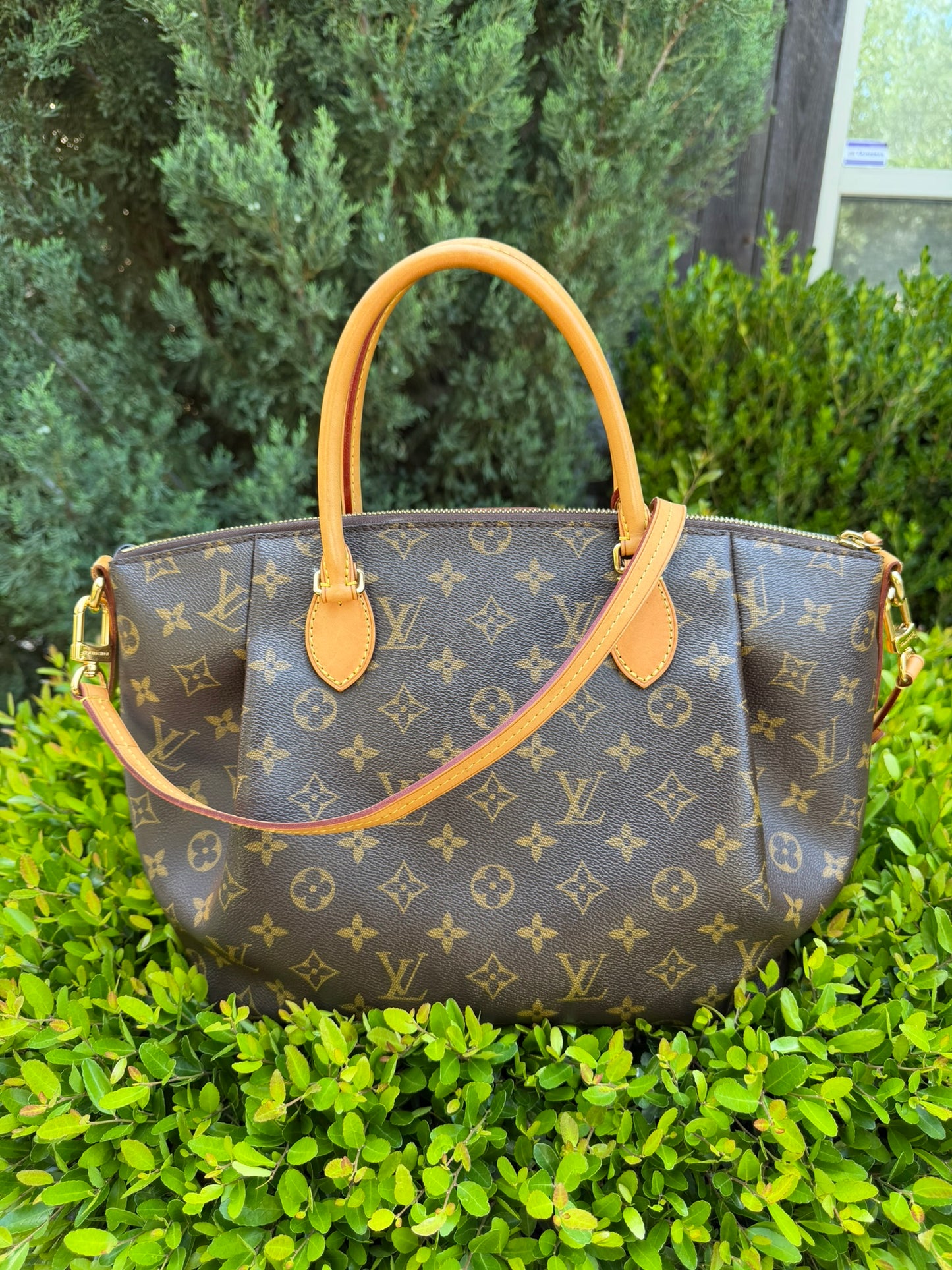 Louis Vuitton Turenne MM – Monogram Canvas