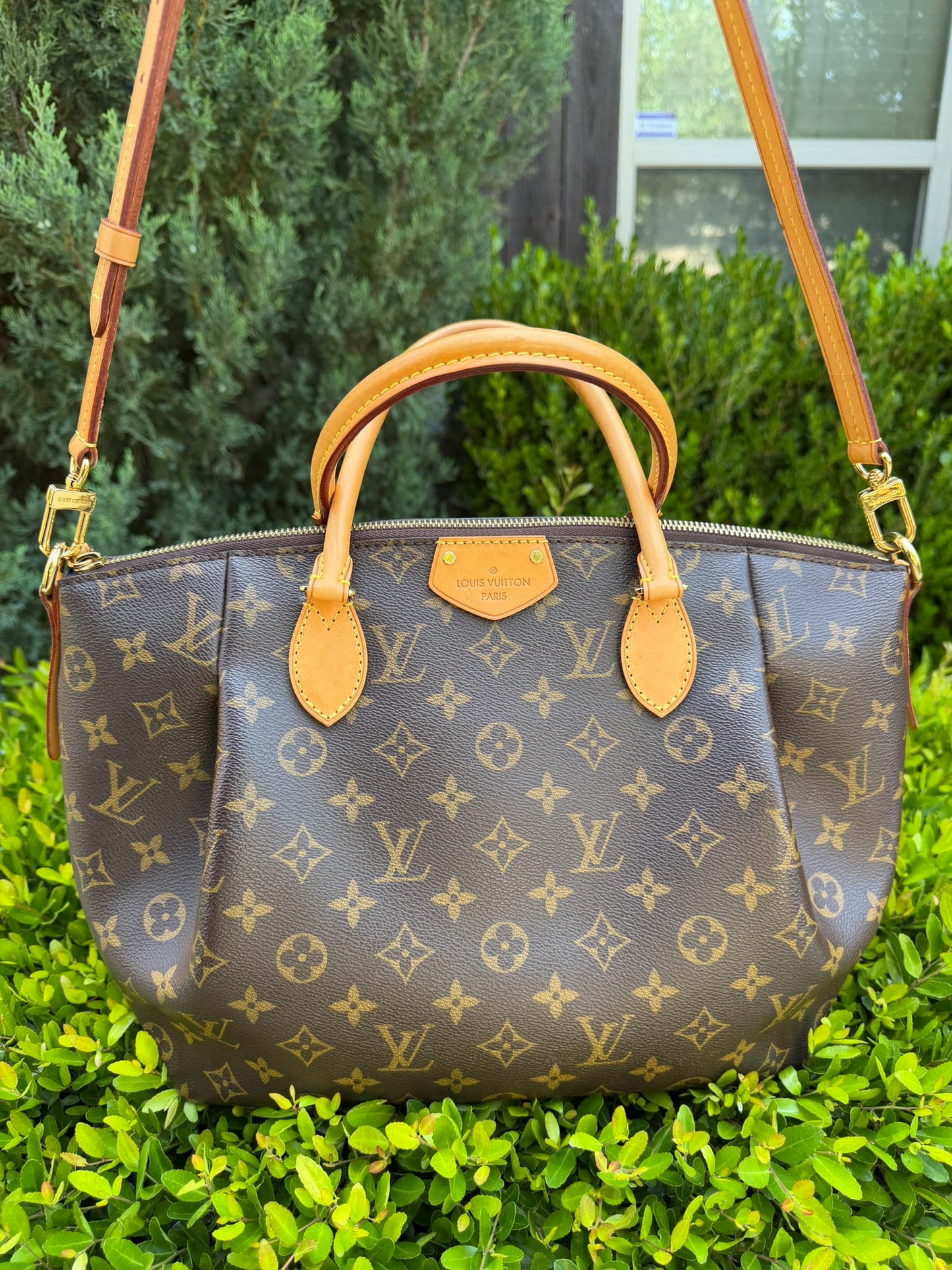Louis Vuitton Turenne MM – Monogram Canvas