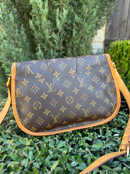 Louis Vuitton Menilmontant PM
