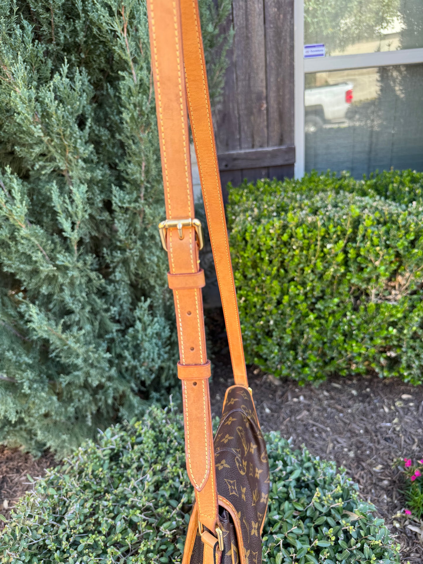 Louis Vuitton Menilmontant PM