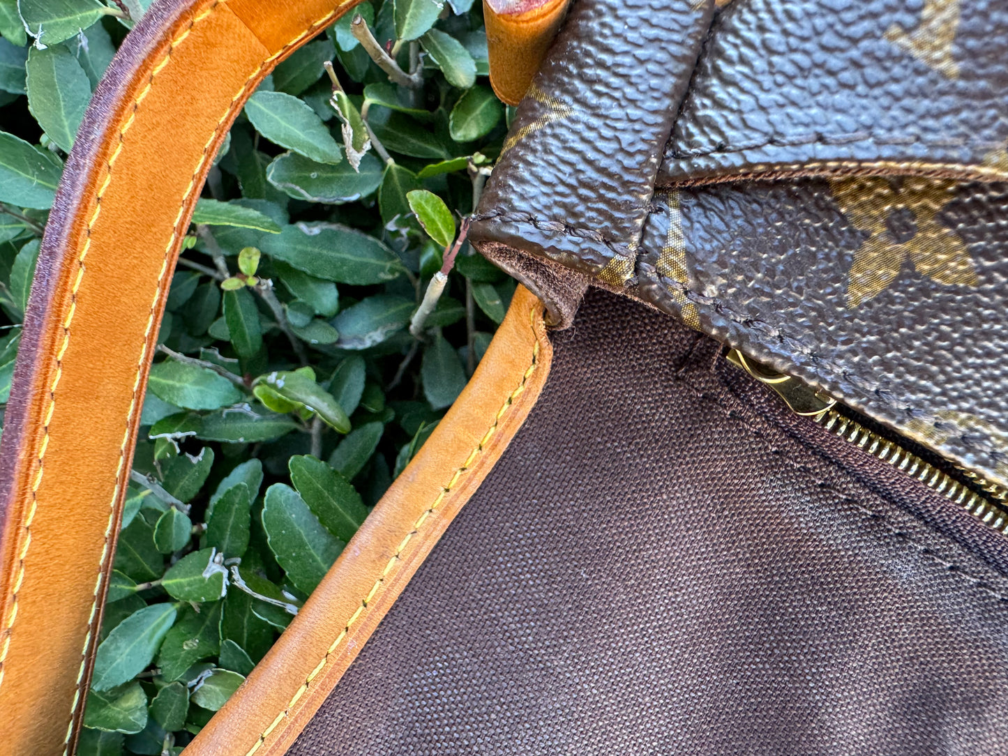 Louis Vuitton Menilmontant PM