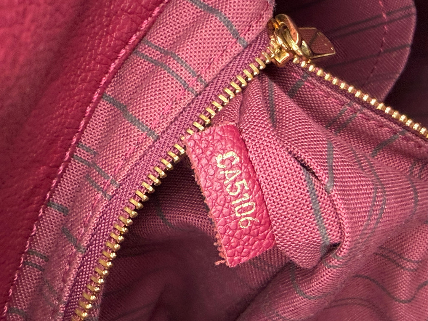 Louis Vuitton Artsy MM – Aurore Monogram Empreinte Leather