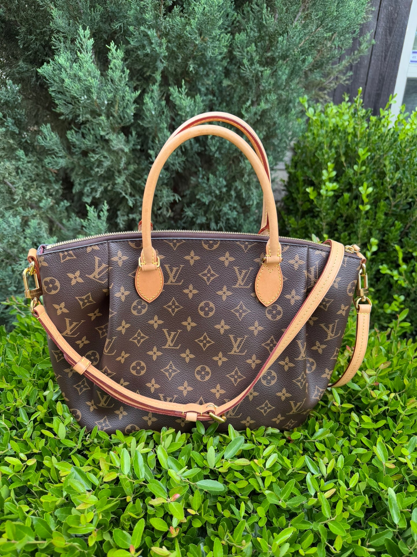 Louis Vuitton Turenne MM – Monogram Canvas