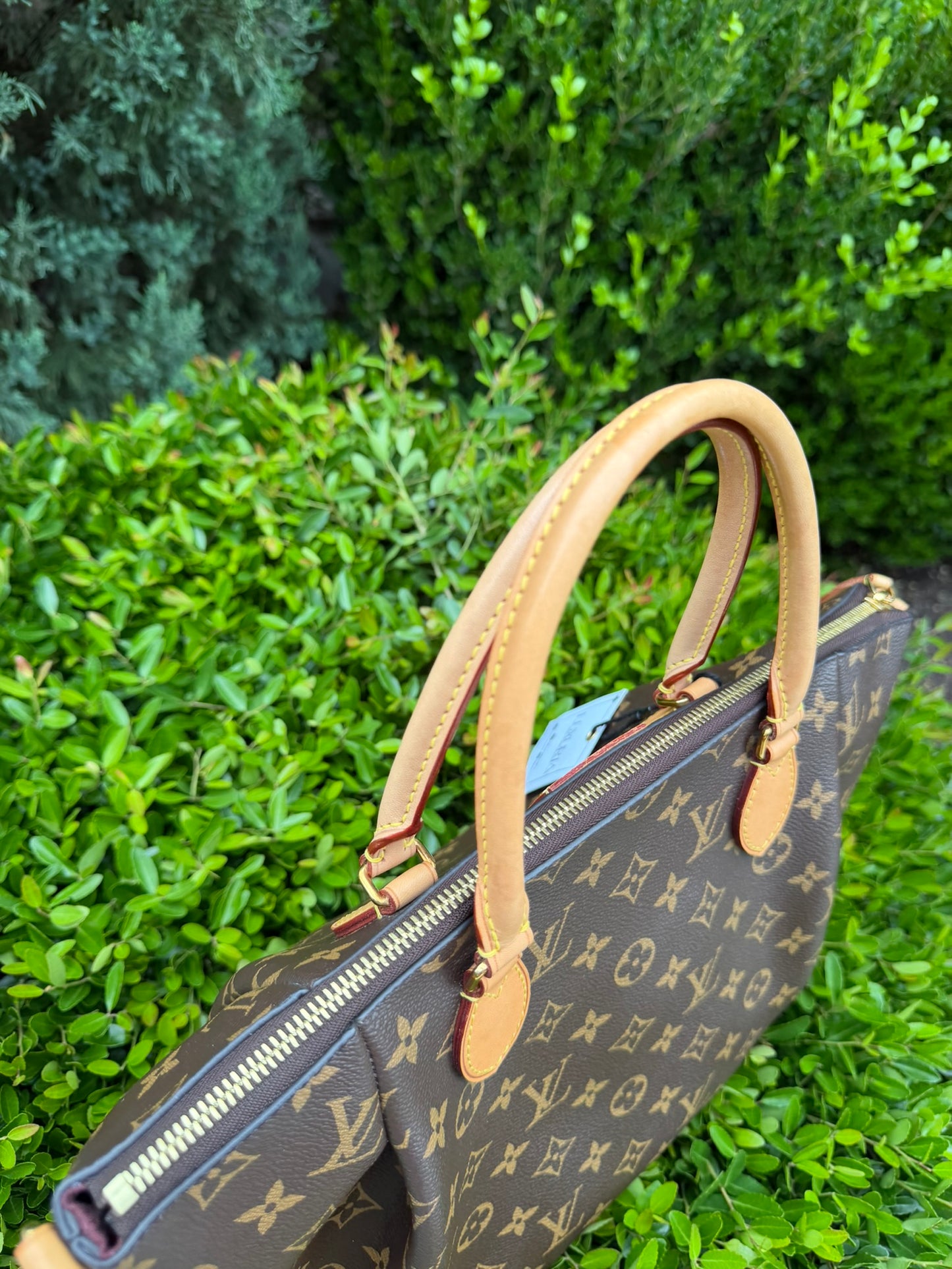 Louis Vuitton Turenne MM – Monogram Canvas