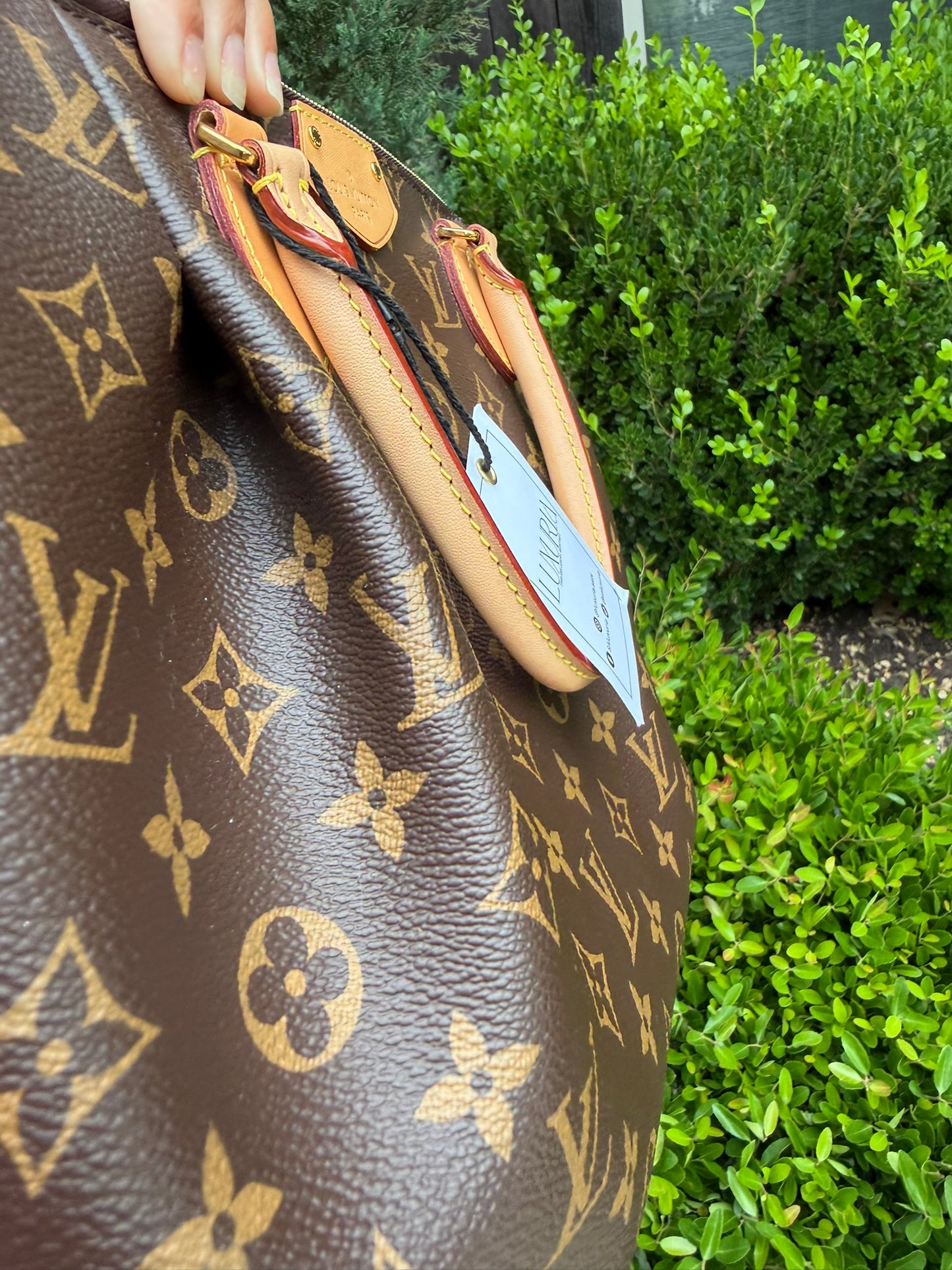 Louis Vuitton Turenne MM – Monogram Canvas