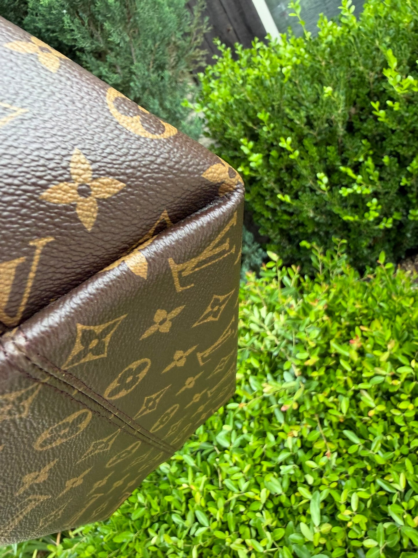 Louis Vuitton Turenne MM – Monogram Canvas