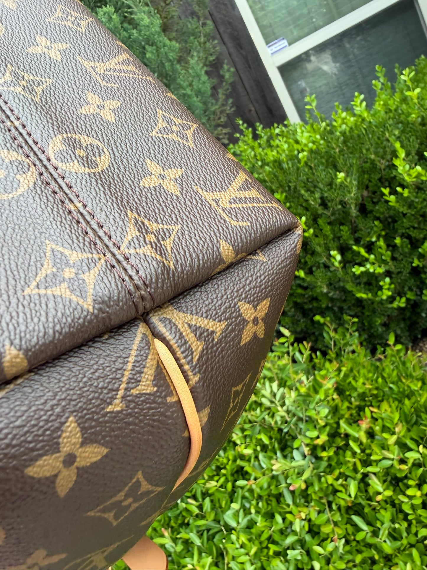 Louis Vuitton Turenne MM – Monogram Canvas