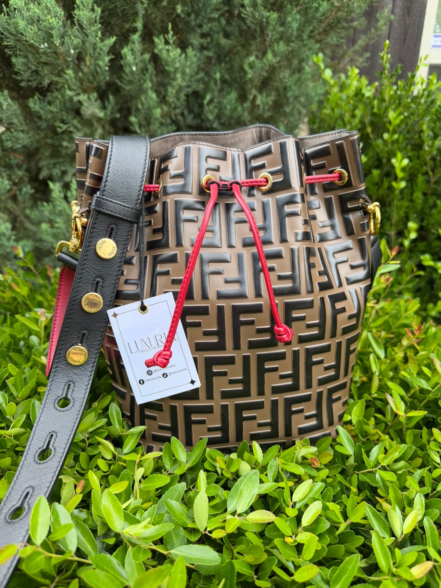Fendi Mon Tresor Bucket Bag – Bi-Color Cherry Red