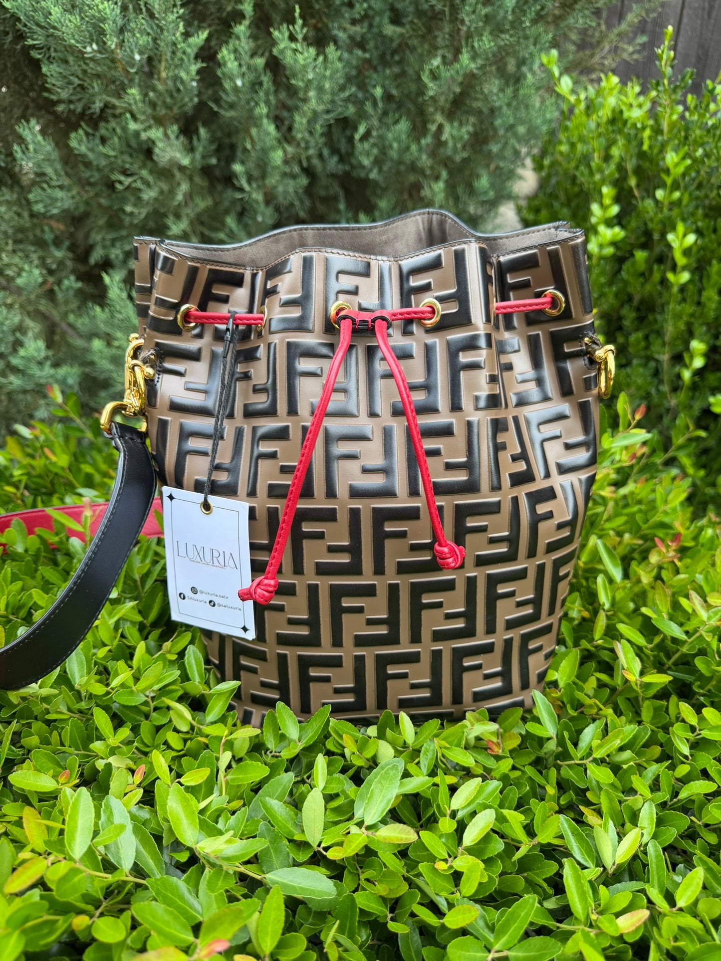 Fendi Mon Tresor Bucket Bag – Bi-Color Cherry Red