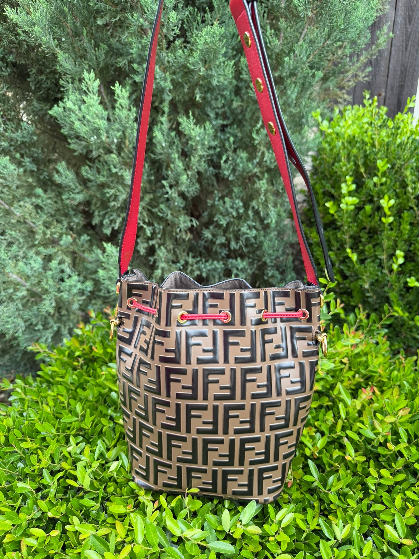 Fendi Mon Tresor Bucket Bag – Bi-Color Cherry Red