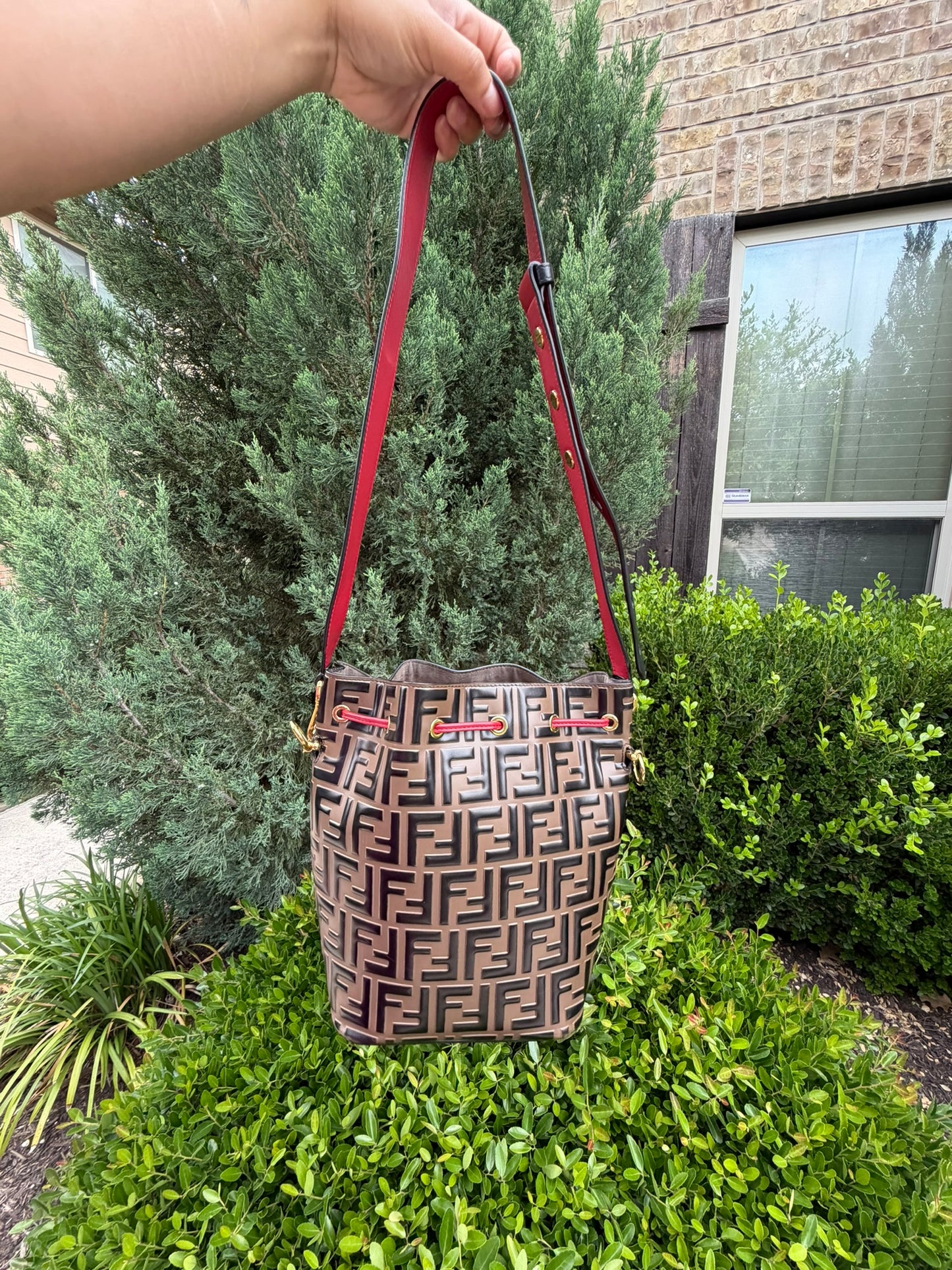 Fendi Mon Tresor Bucket Bag – Bi-Color Cherry Red