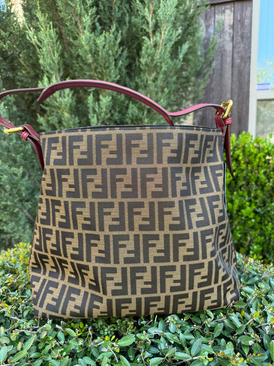 Fendi Piccola Hobo in Pink