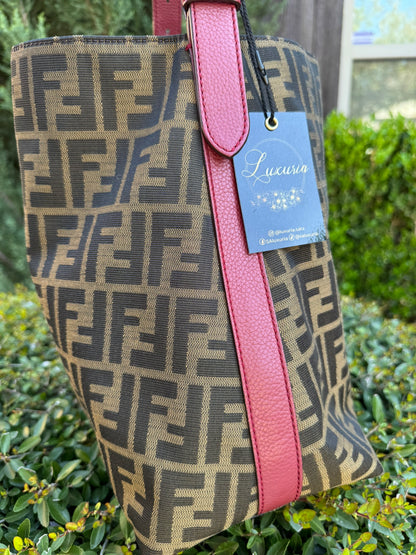 Fendi Piccola Hobo in Pink