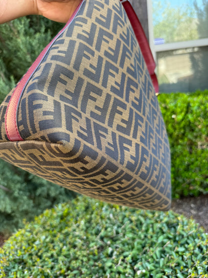 Fendi Piccola Hobo in Pink